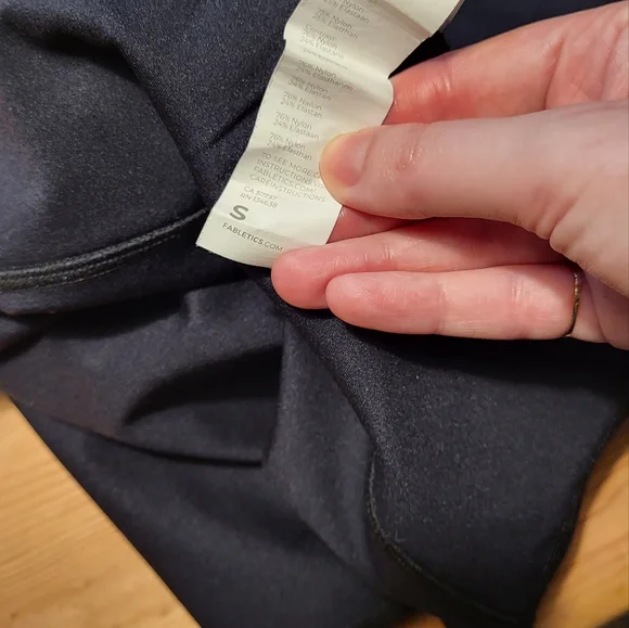 Fabletics workout set - Picture 5 of 8